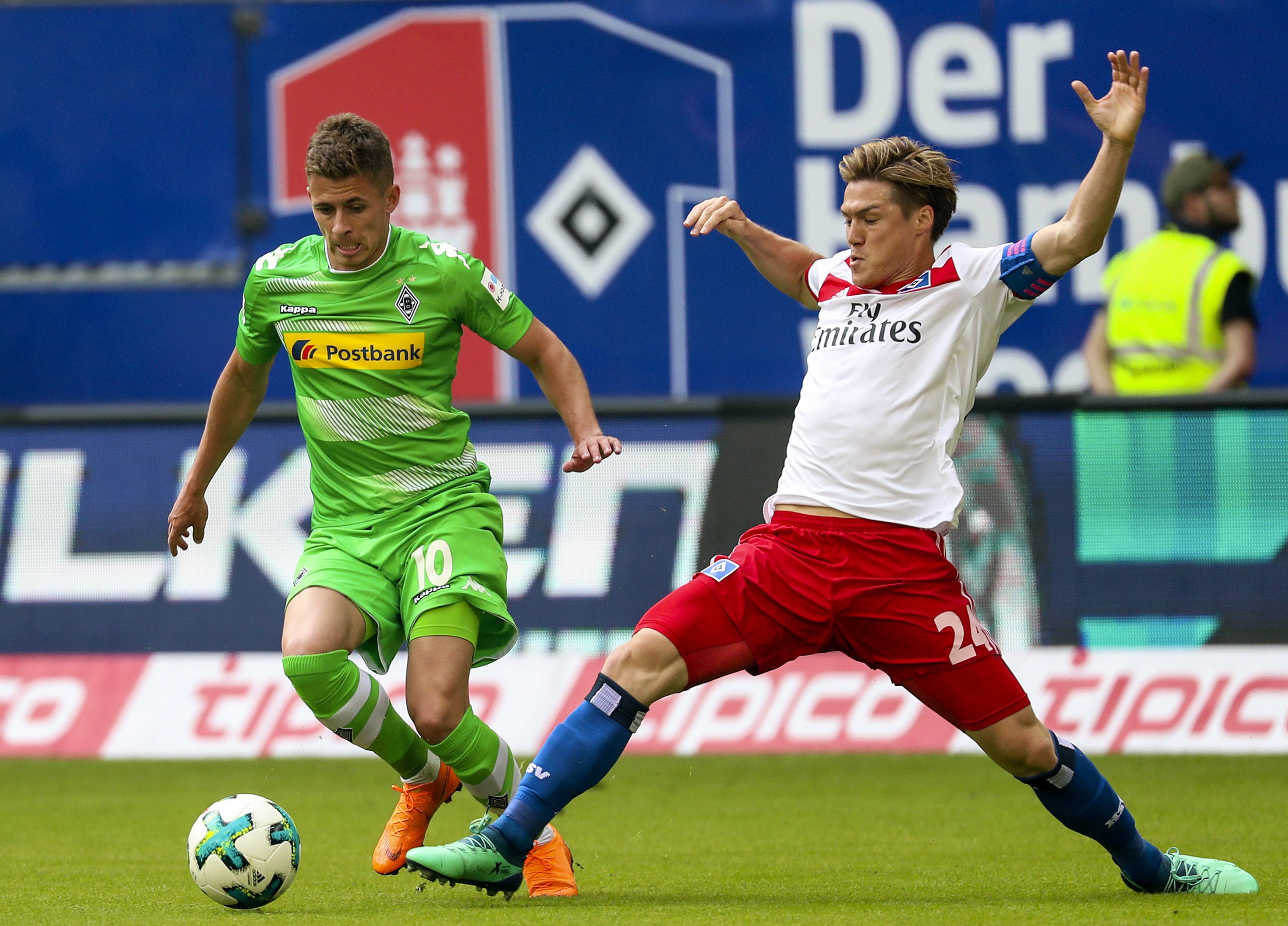 九游-包含赛前巴塞罗那调整名单以备德甲，防线松动环节打磨，目标明确，年轻球员得到机会的词条